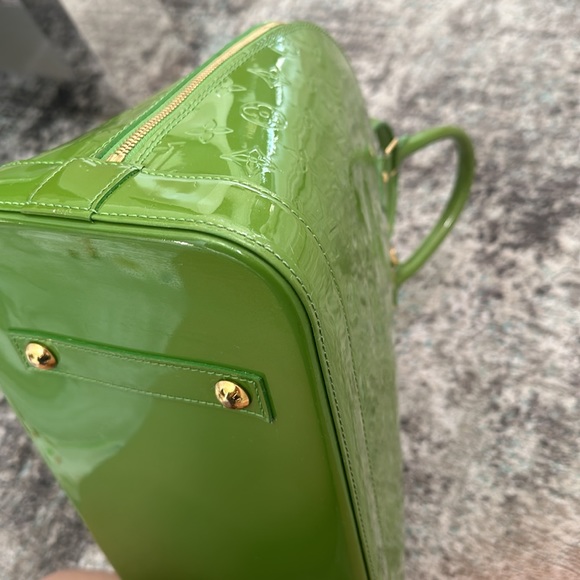 Louis Vuitton Alma GM - Limited Edition Vert Tonic Monogram Vernis - Picture 6 of 17
